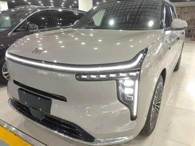 IM Zhiji LS8 2026 Model 66 Ultra Tech Flagship Five-Seat
