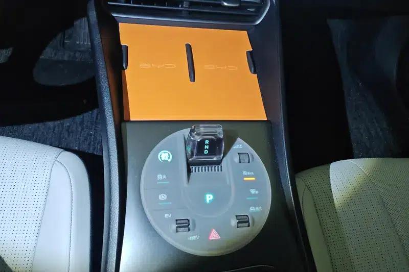 Seal 05DM 2025 Intelligent Driving Edition DM-i 55KM Luxury Model — миниатюра 15