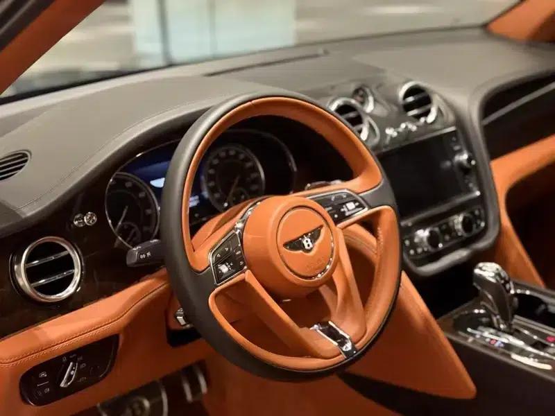 Bentayga 2018 4.0T V8 — миниатюра 7