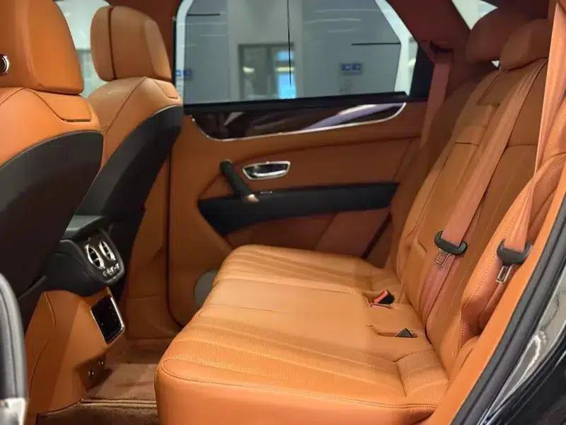 Bentayga 2018 4.0T V8 — миниатюра 9