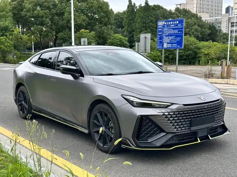 Changan UNI-V 2022 2.0T Speed Edition — миниатюра 3
