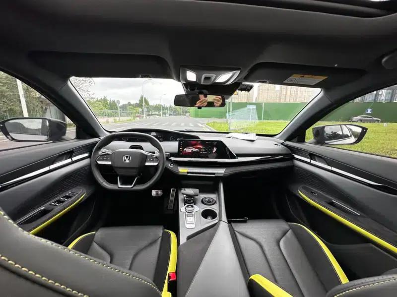 Changan UNI-V 2022 2.0T Speed Edition — миниатюра 7