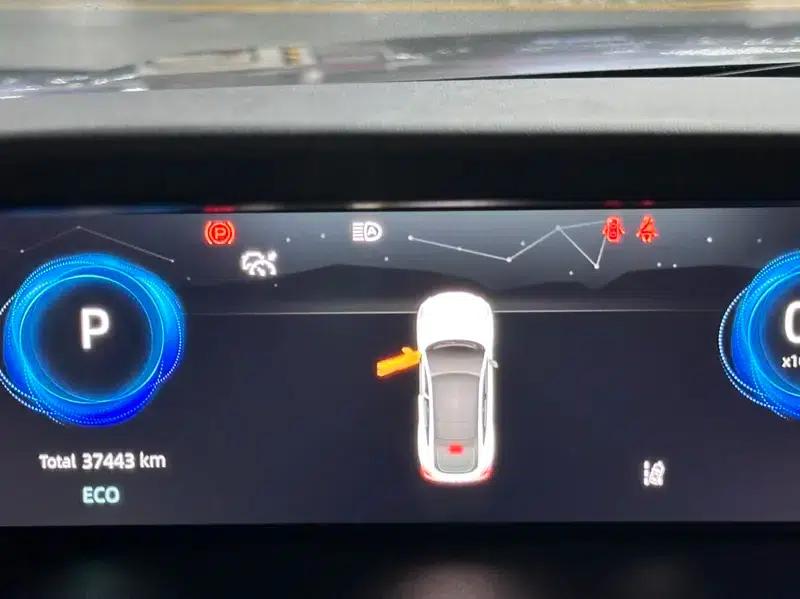 Changan UNI-V 2022 2.0T Speed Edition — миниатюра 8