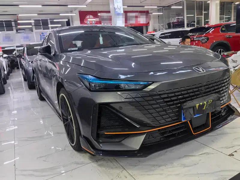 Changan UNI-V 2023 1.5T Sport Edition — миниатюра 3