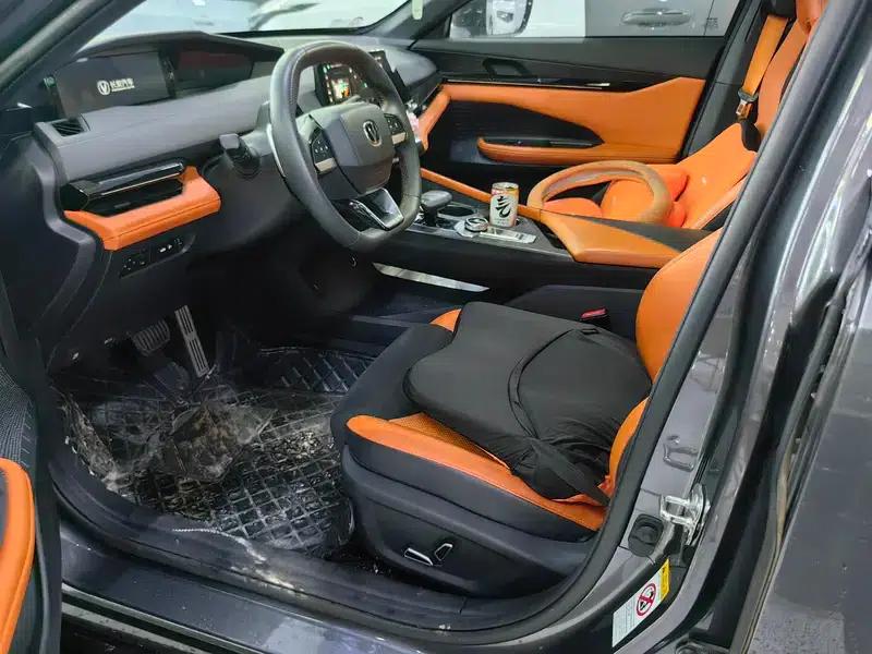 Changan UNI-V 2023 1.5T Sport Edition — миниатюра 8