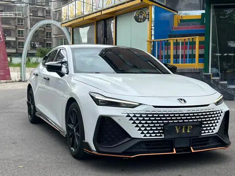 Changan UNI-V 2022 1.5T Premium Edition — миниатюра 3