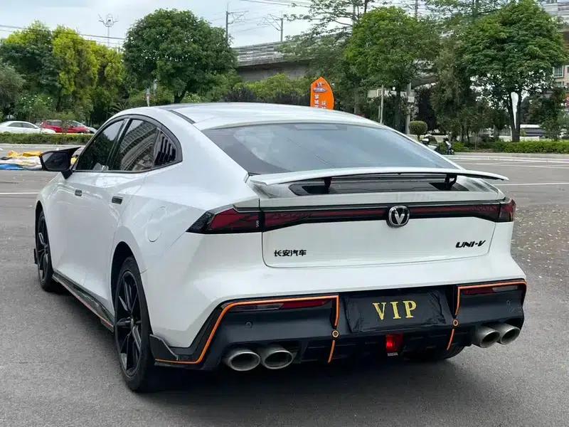 Changan UNI-V 2022 1.5T Premium Edition — миниатюра 4