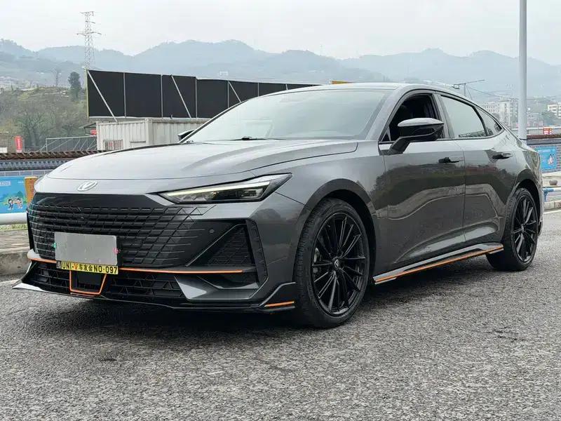 Changan UNI-V 2022 1.5T Sport Edition — миниатюра 1