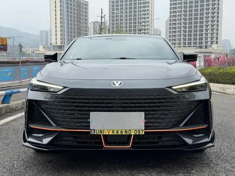 Changan UNI-V 2022 1.5T Sport Edition — миниатюра 2