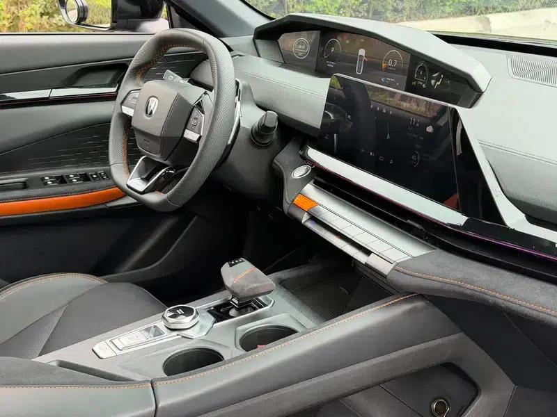 Changan UNI-V 2022 1.5T Sport Edition — миниатюра 17