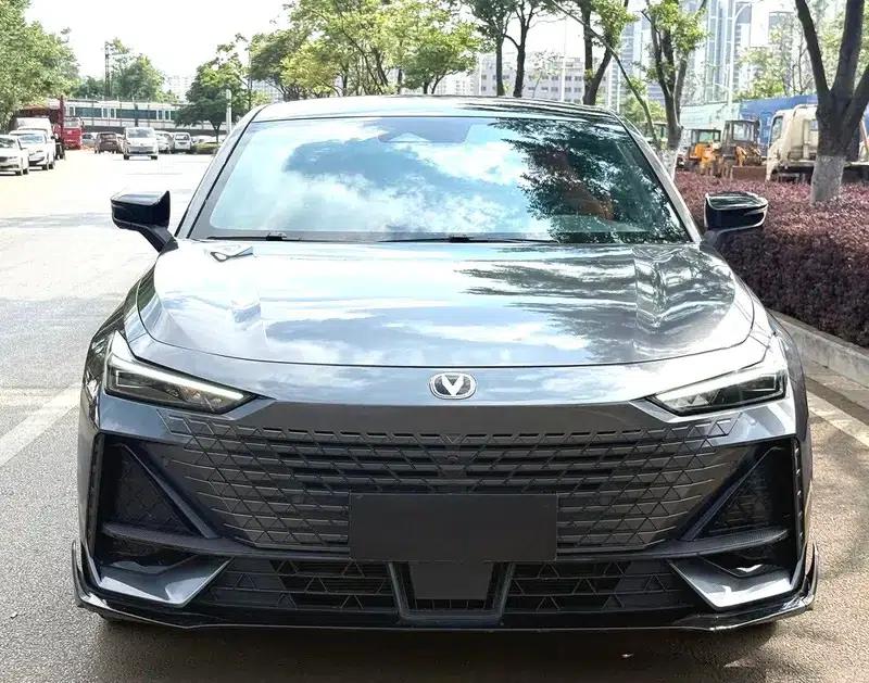 Changan UNI-V 2023 1.5T Sport Edition — миниатюра 2