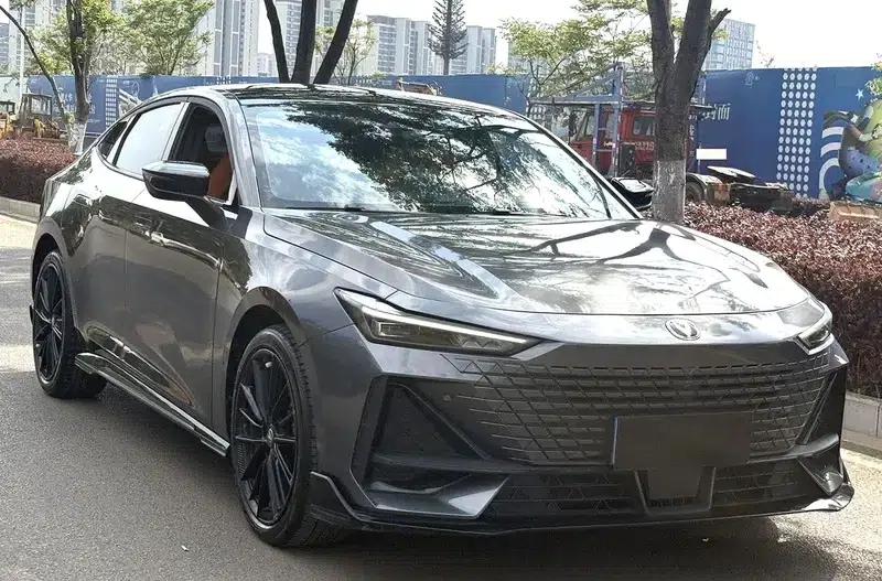 Changan UNI-V 2023 1.5T Sport Edition — миниатюра 3