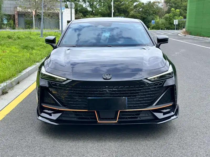 Changan UNI-V 2023 1.5T Sport Edition — миниатюра 2