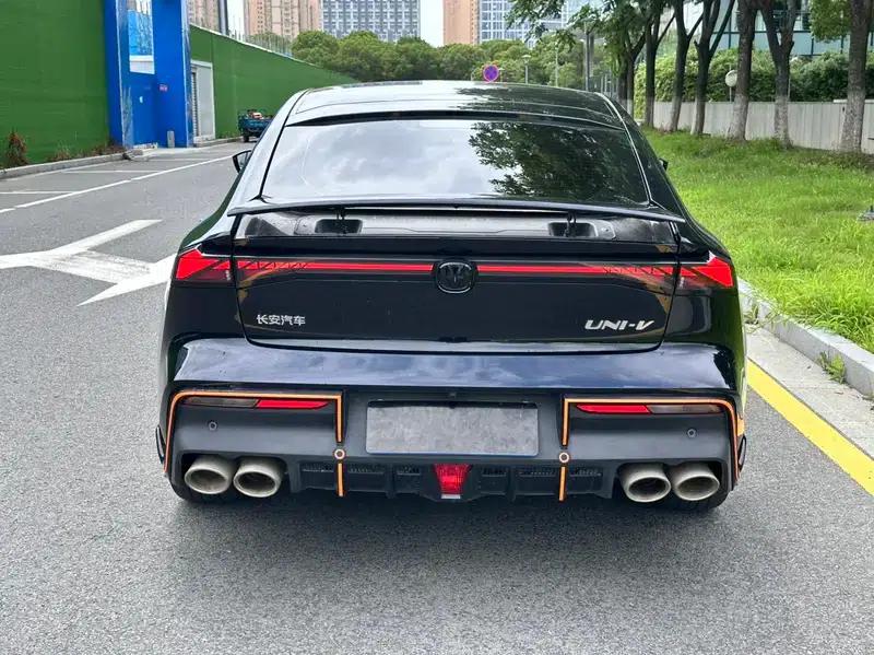 Changan UNI-V 2023 1.5T Sport Edition — миниатюра 4