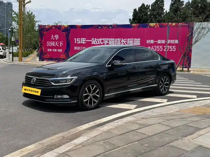 2017 Volkswagen Passat 330TSI DSG Premium — миниатюра 1