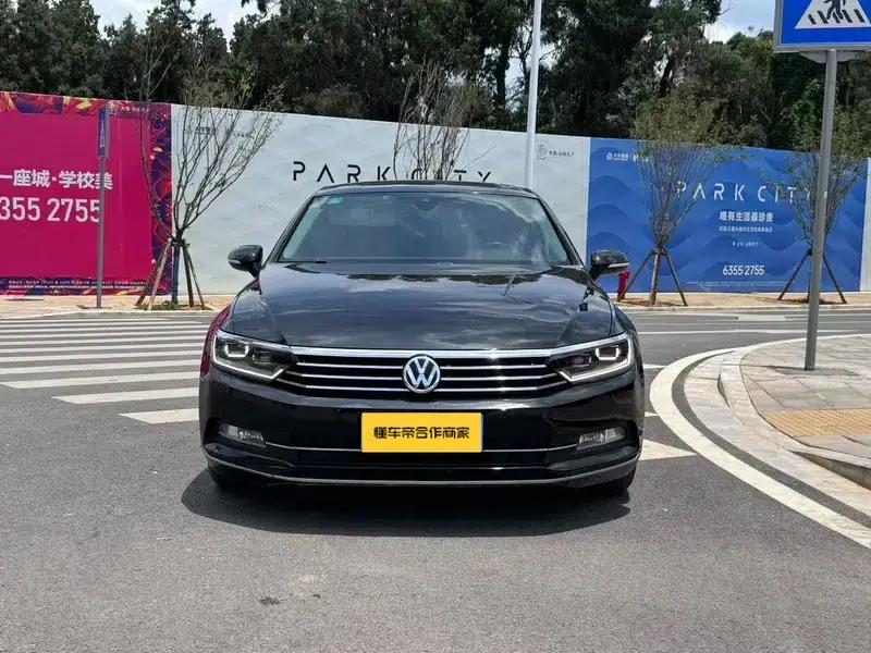 2017 Volkswagen Passat 330TSI DSG Premium — миниатюра 2