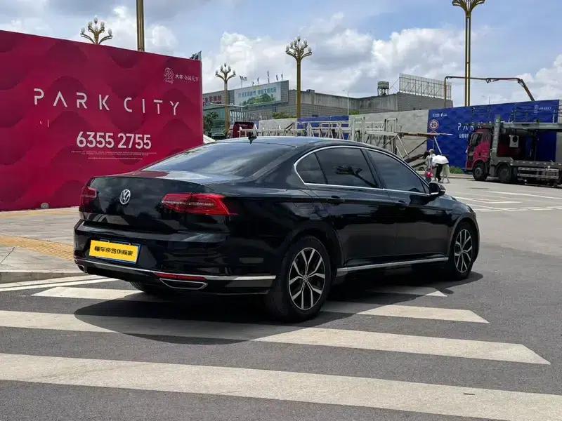 2017 Volkswagen Passat 330TSI DSG Premium — миниатюра 6