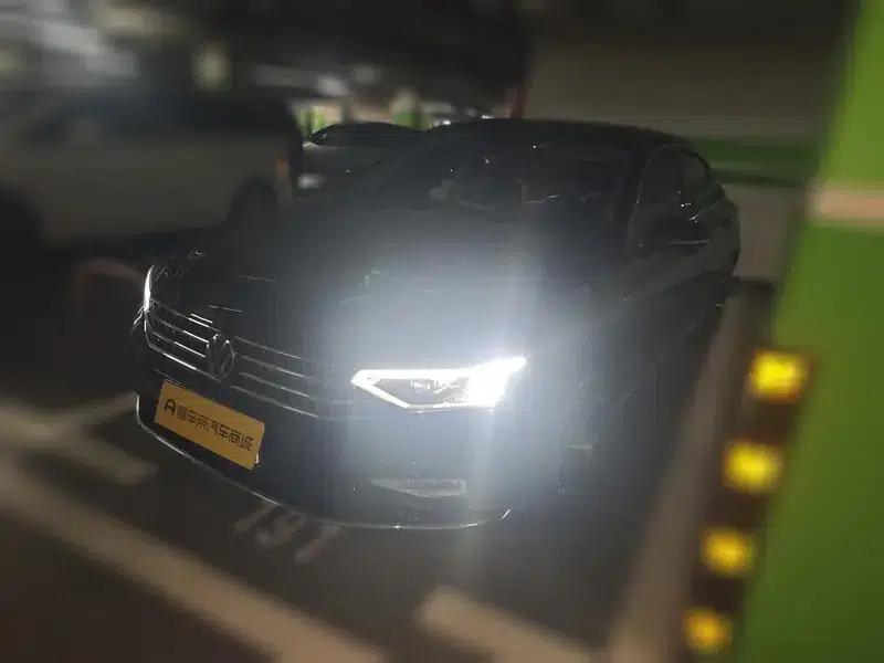 Volkswagen Magotan 2023 2 Millionth Unit Commemorative Edition 330TSI DSG Luxury — миниатюра 1