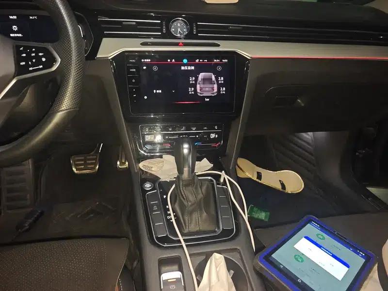 Volkswagen Magotan 2023 2 Millionth Unit Commemorative Edition 330TSI DSG Luxury — миниатюра 12