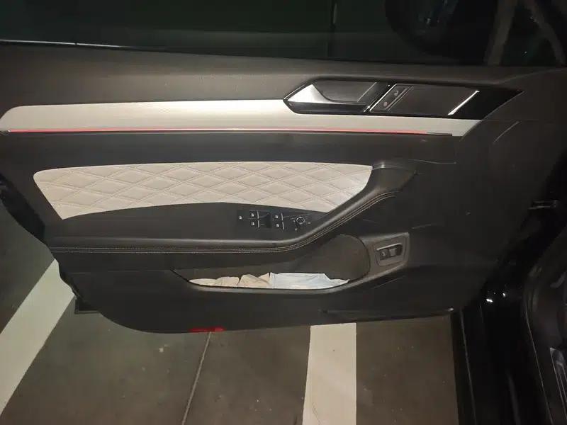 Volkswagen Magotan 2023 2 Millionth Unit Commemorative Edition 330TSI DSG Luxury — миниатюра 16
