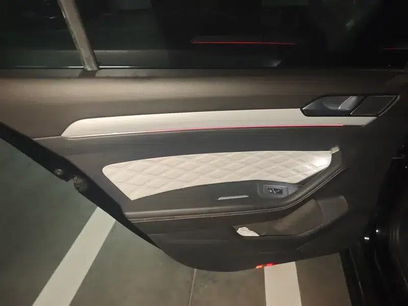 Volkswagen Magotan 2023 2 Millionth Unit Commemorative Edition 330TSI DSG Luxury — миниатюра 17