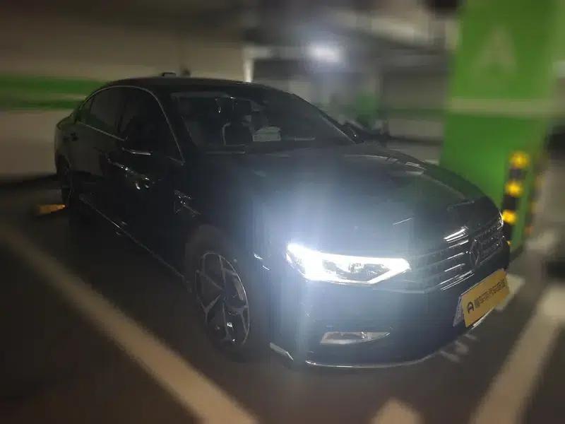 Volkswagen Magotan 2023 2 Millionth Unit Commemorative Edition 330TSI DSG Luxury — миниатюра 3