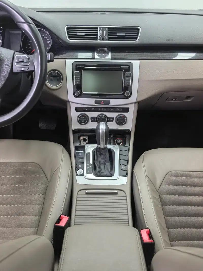 2015 Volkswagen Passat 1.8TSI Leading Edition — миниатюра 11