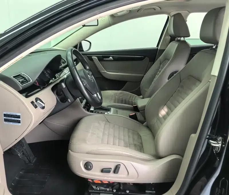 2015 Volkswagen Passat 1.8TSI Leading Edition — миниатюра 13
