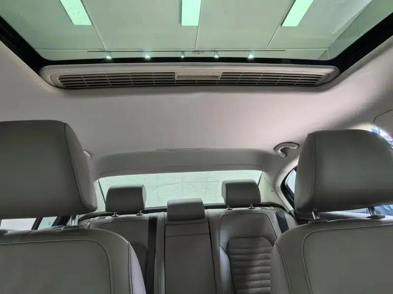 2015 Volkswagen Passat 1.8TSI Leading Edition — миниатюра 16