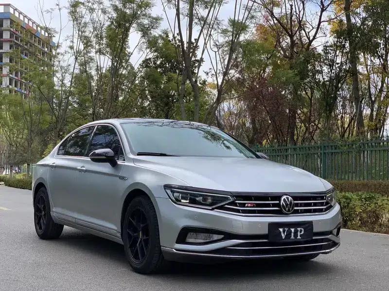 2020 Volkswagen Passat 330TSI DSG Leading Edition — миниатюра 3