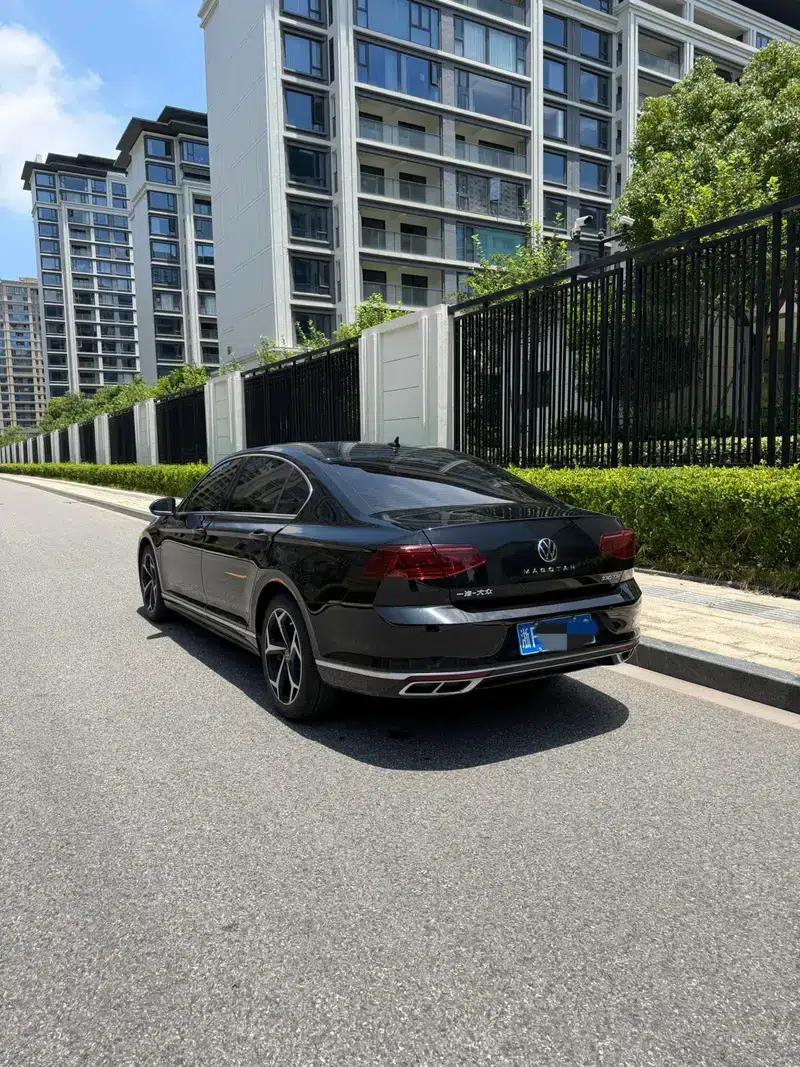 Volkswagen Magotan 2023 2 Millionth Unit Commemorative Edition 330TSI DSG Leading Model — миниатюра 3