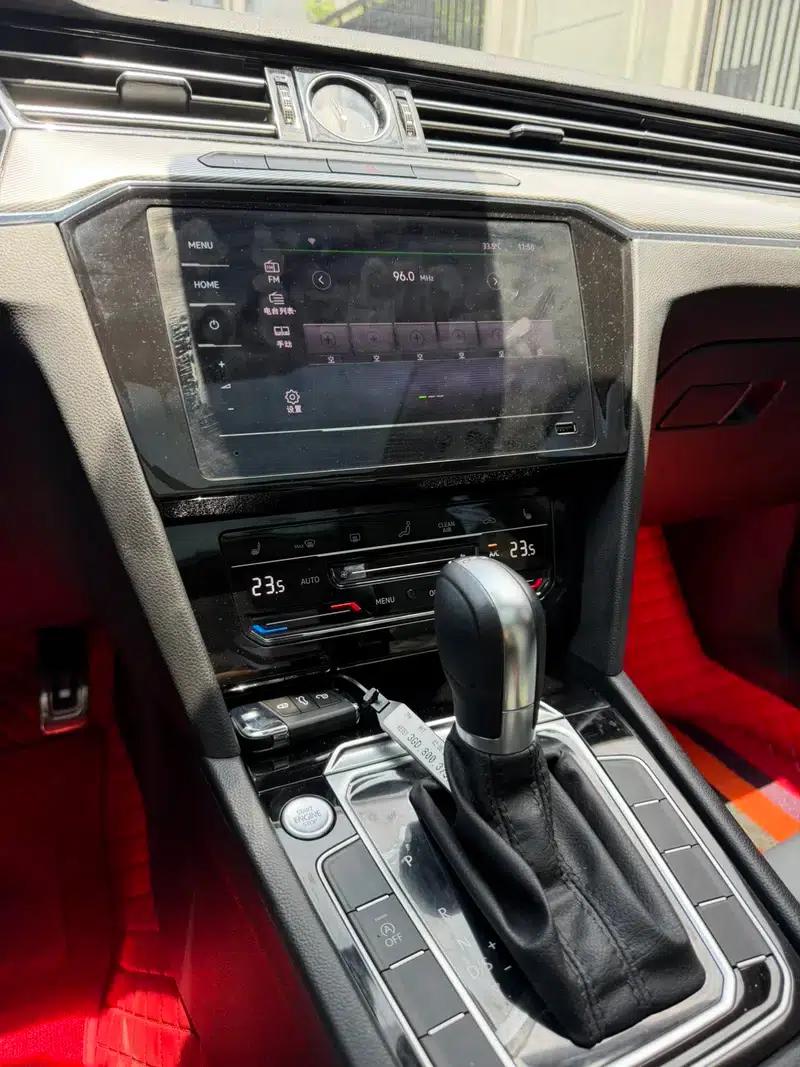 Volkswagen Magotan 2023 2 Millionth Unit Commemorative Edition 330TSI DSG Leading Model — миниатюра 8