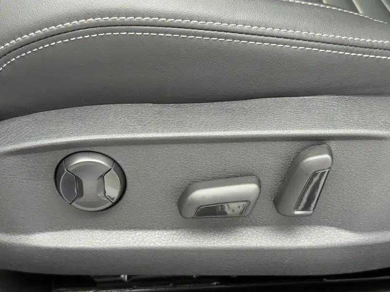 Volkswagen Magotan 2023 2 Millionth Unit Commemorative Edition 280TSI DSG Comfort Model — миниатюра 18