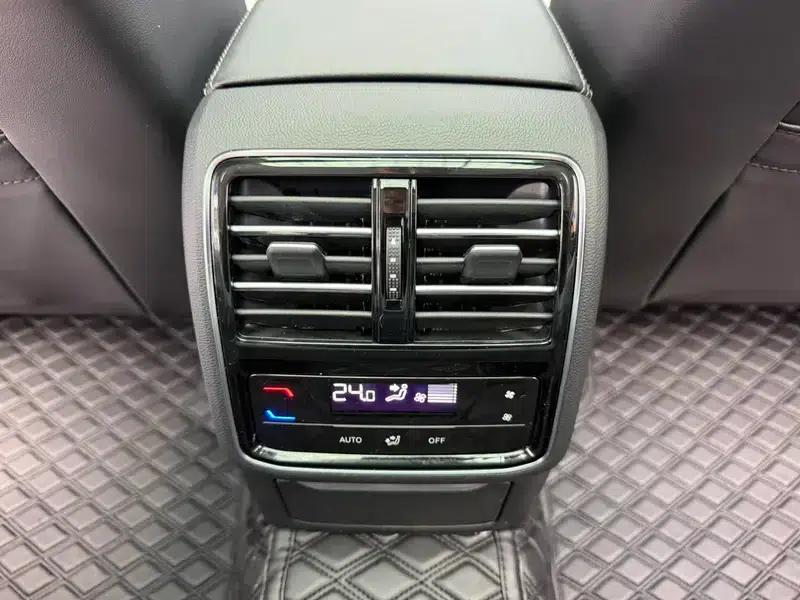 Magotan 2023 2 Millionth Unit Commemorative Edition 280TSI DSG Leading Model — миниатюра 11
