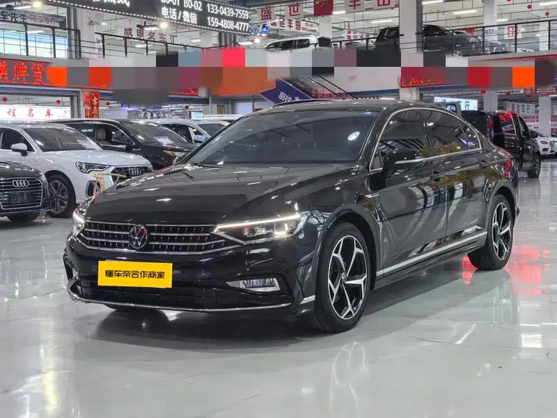 2024 Volkswagen Magotan 330TSI DSG Luxury Edition (2 Million Units Limited Edition) — миниатюра 1