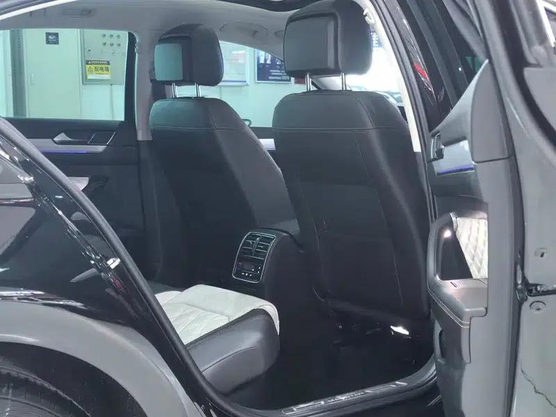 2024 Volkswagen Magotan 330TSI DSG Luxury Edition (2 Million Units Limited Edition) — миниатюра 13