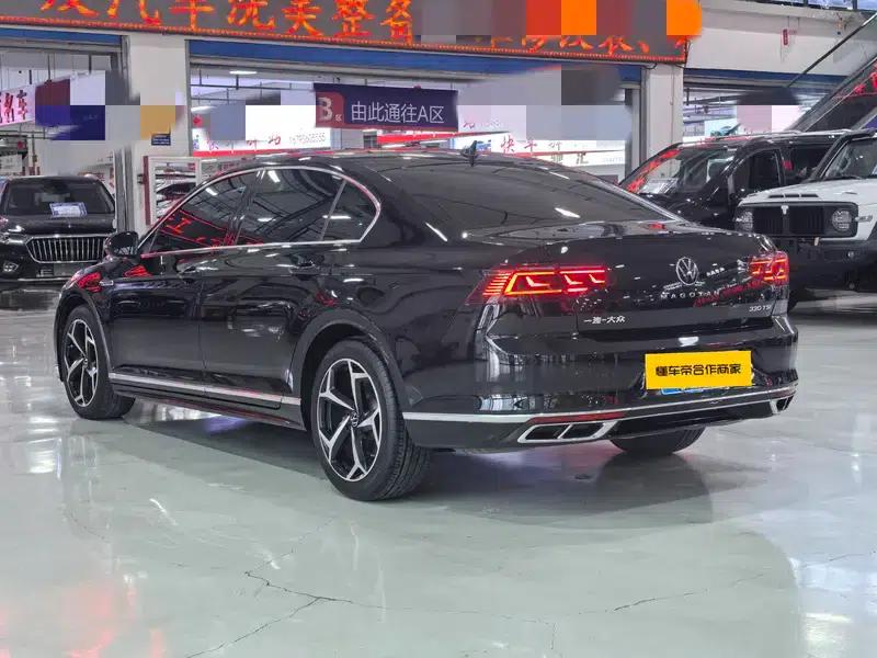 2024 Volkswagen Magotan 330TSI DSG Luxury Edition (2 Million Units Limited Edition) — миниатюра 4