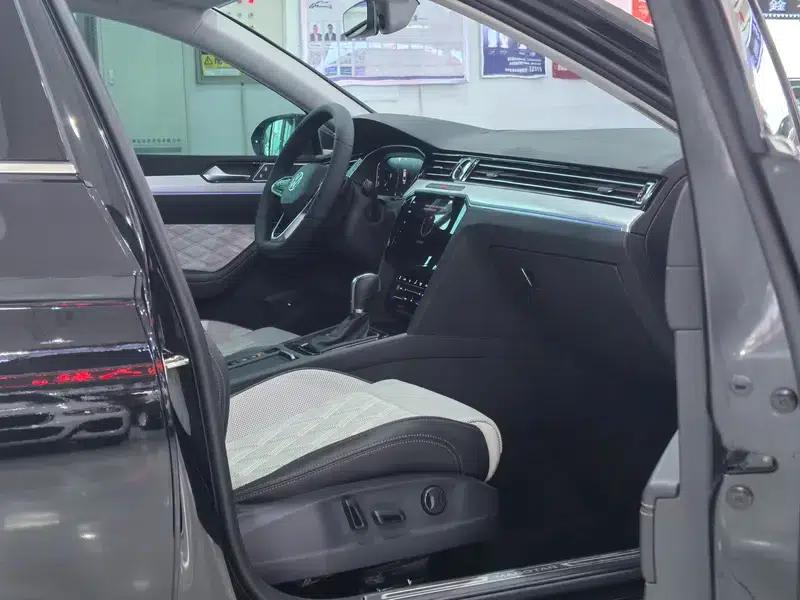 2024 Volkswagen Magotan 330TSI DSG Luxury Edition (2 Million Units Limited Edition) — миниатюра 7