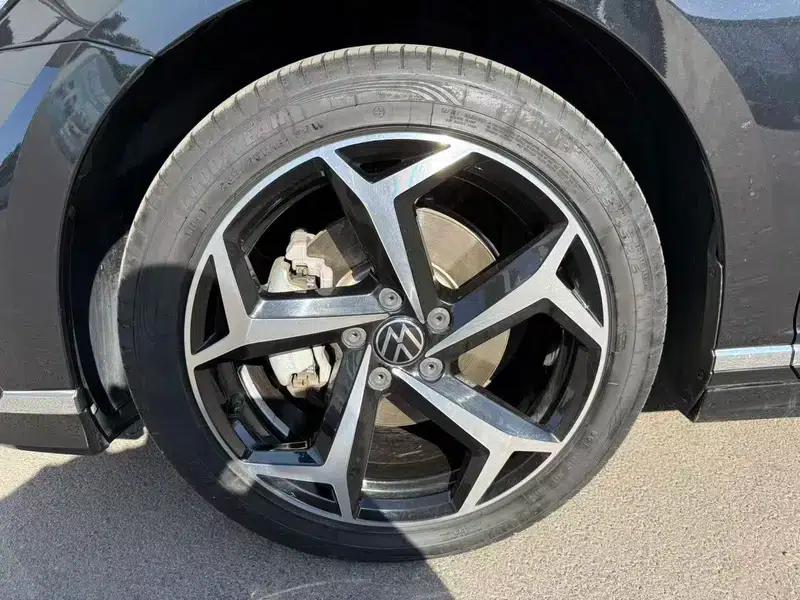 Volkswagen Magotan 2023 2 Millionth Unit Commemorative Edition 330TSI DSG Leading Model — миниатюра 7