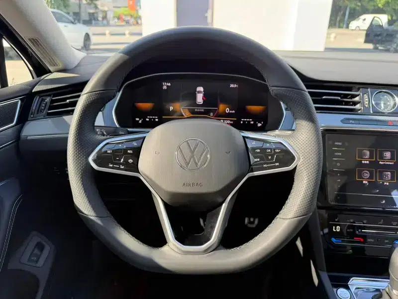 Volkswagen Magotan 2023 2 Millionth Unit Commemorative Edition 330TSI DSG Leading Model — миниатюра 10