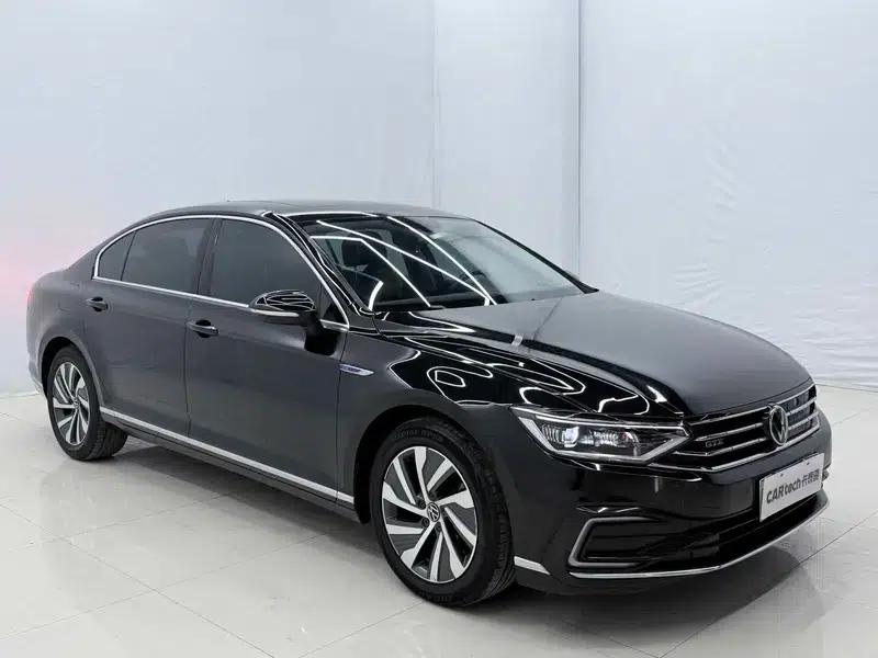 2022 Volkswagen Magotan PHEV Luxury Edition — миниатюра 3