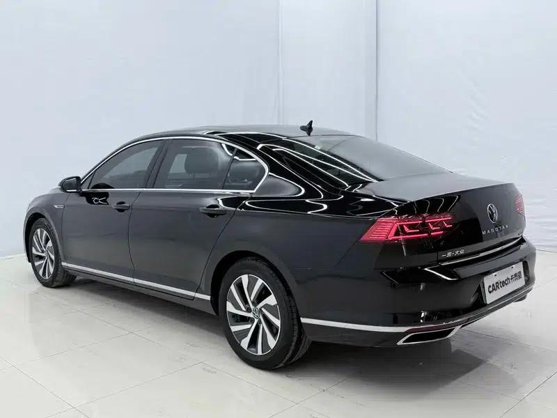2022 Volkswagen Magotan PHEV Luxury Edition — миниатюра 4