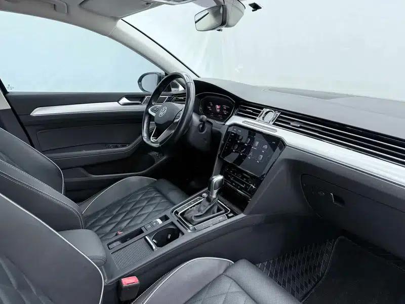 2022 Volkswagen Magotan PHEV Luxury Edition — миниатюра 7