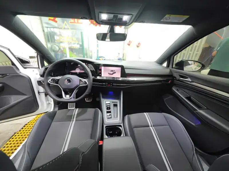 2023 Golf 280TSI DSG R-Line Lite — миниатюра 11