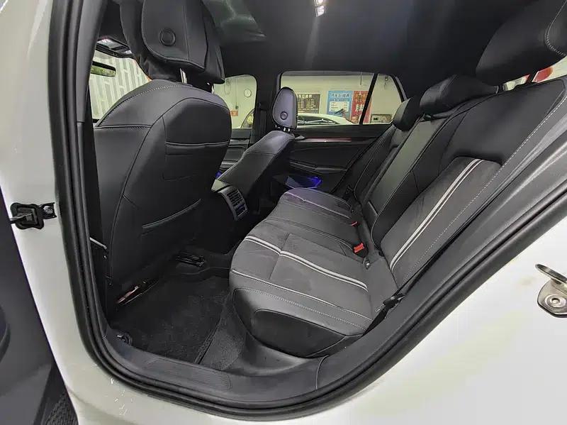 2023 Golf 280TSI DSG R-Line Lite — миниатюра 14