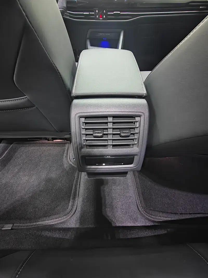 2023 Golf 280TSI DSG R-Line Lite — миниатюра 10