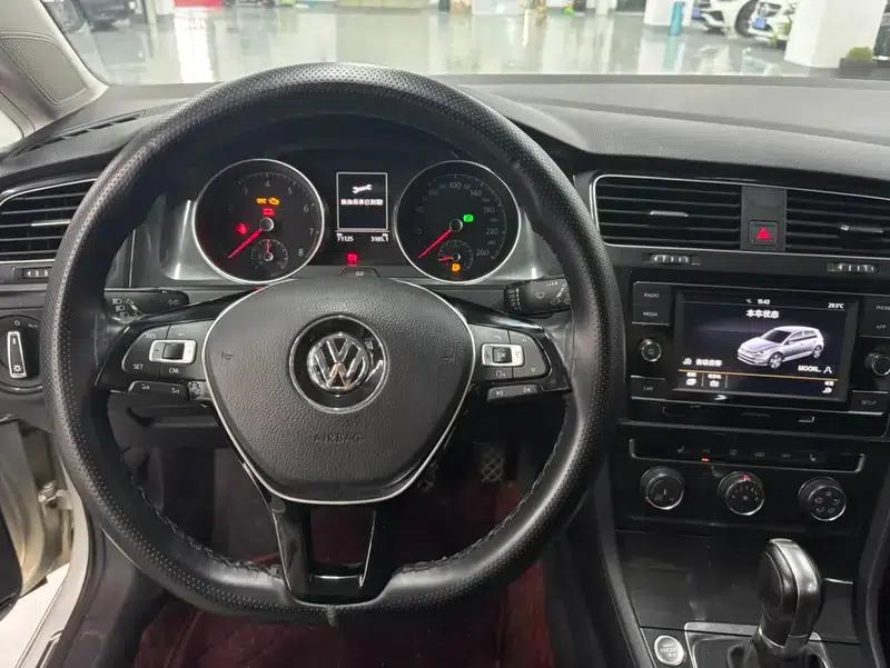 2018 Golf 230TSI Automatic Luxury — миниатюра 11