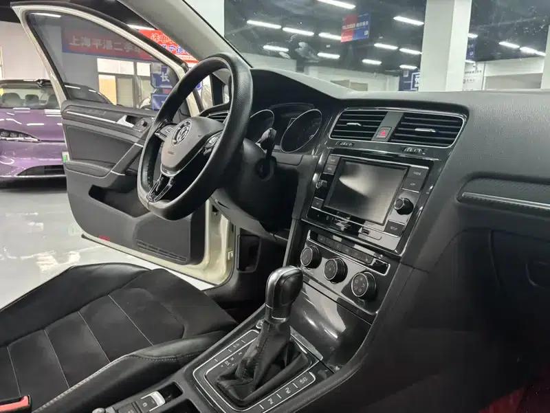 2018 Golf 230TSI Automatic Luxury — миниатюра 10