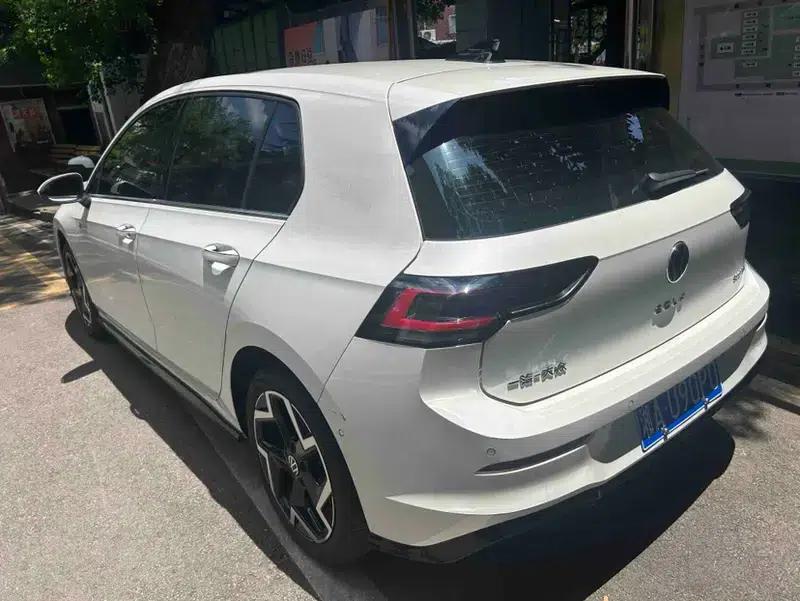 2025 Golf 300TSI R-Line — миниатюра 3