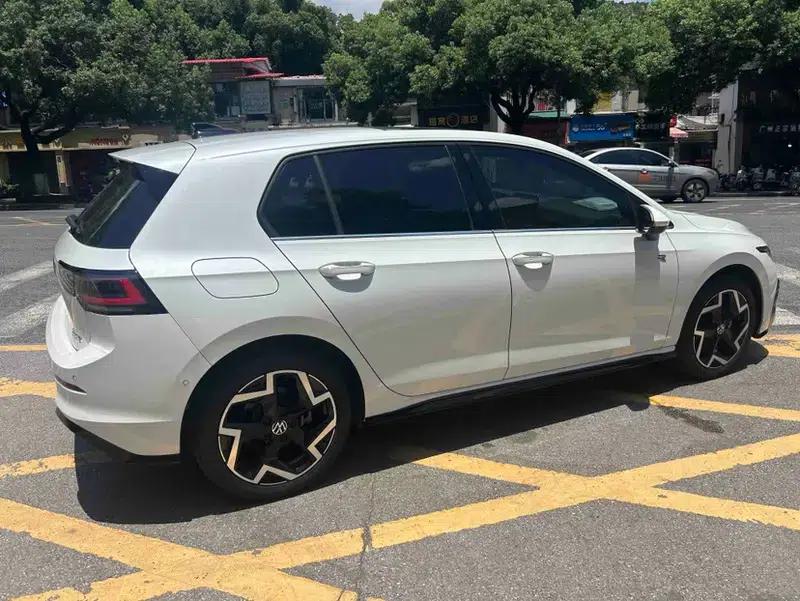 2025 Golf 300TSI R-Line — миниатюра 4